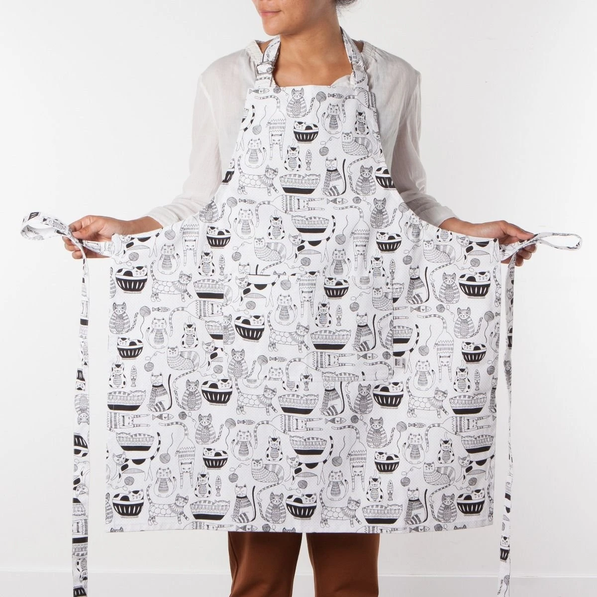Danica Brands Danica Jubilee Chef's Apron | Purr Party - Image 4