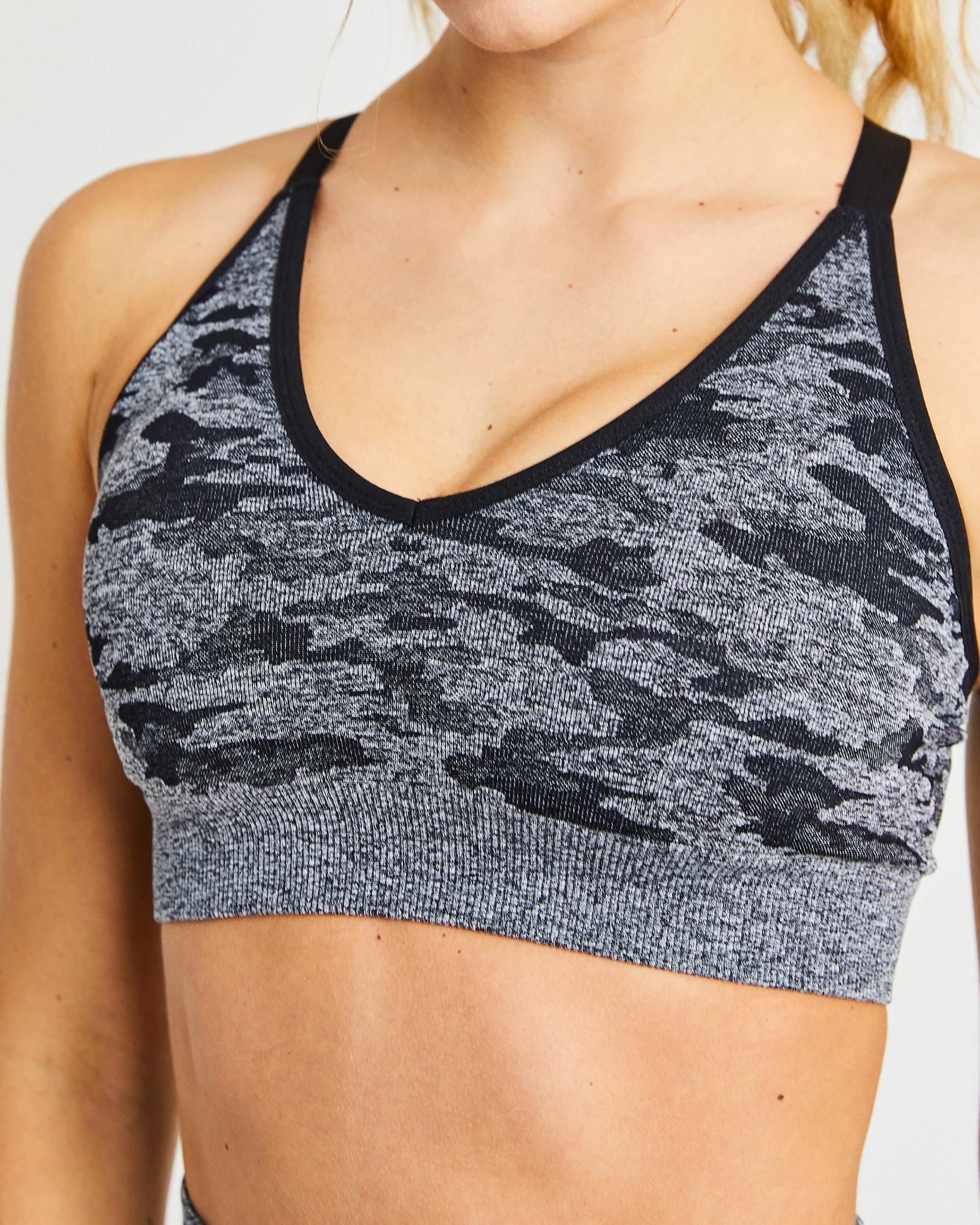 AYBL Evolve Camo Seamless Sports Bra - Black - Image 7