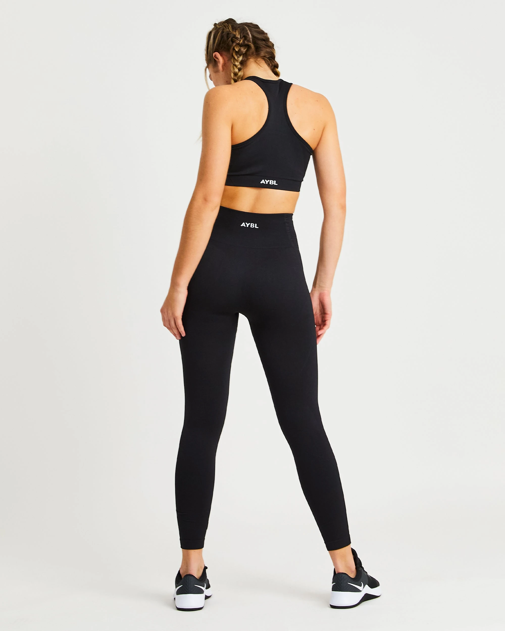 AYBL Balance V2 Seamless Sports Bra - Black - Image 4