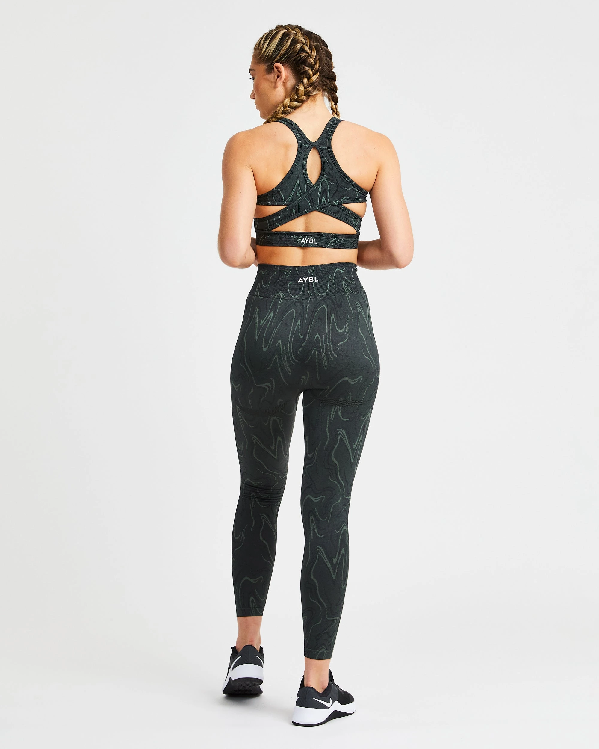 AYBL Velocity Seamless Sports Bra - Black - Image 4