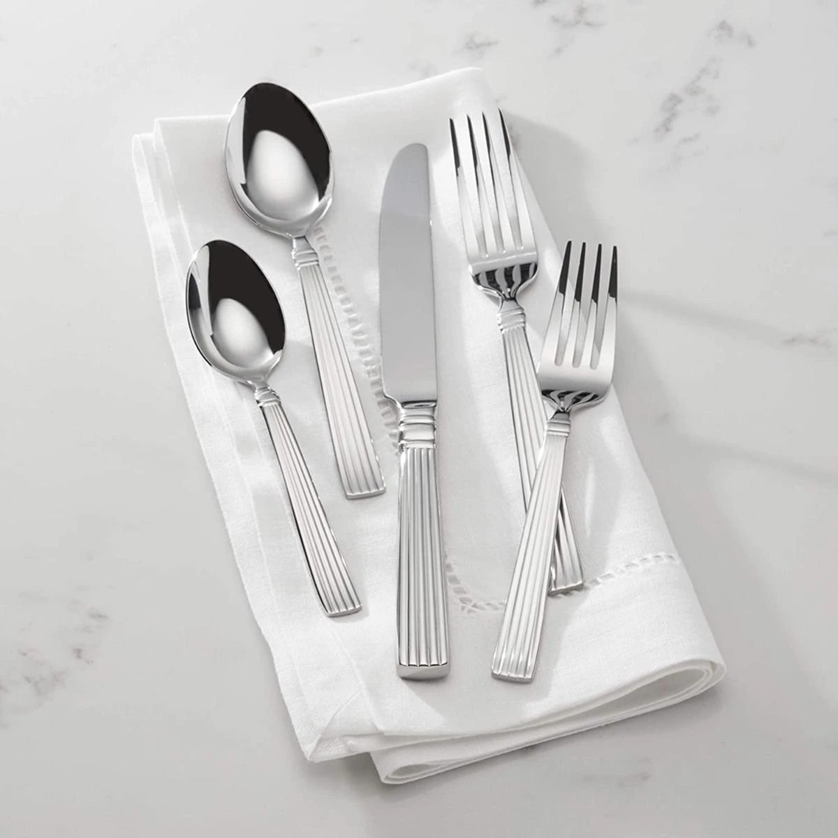 Reed & Barton Legacy Collection - 65 Pc Crescendo II Flatware Set - Image 4