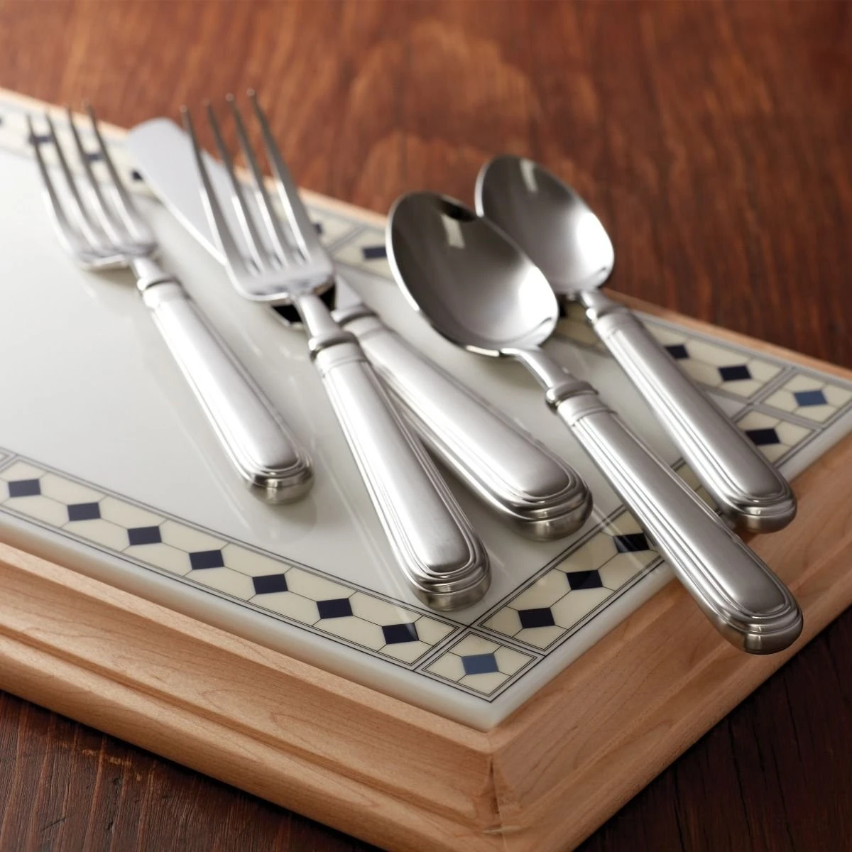 Reed & Barton 20-Piece Flatware Set | Danois - Image 2