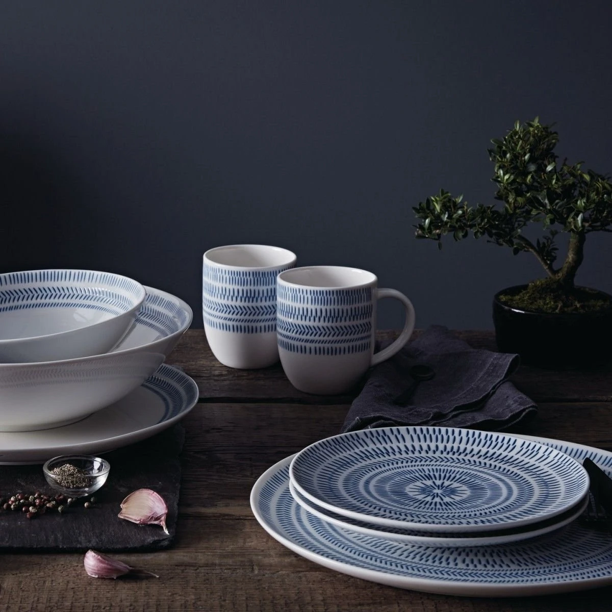 Ellen DeGeneres Crafted By Royal Doulton Cobalt Blue Chevron Serving Platter 12.5" - Image 2