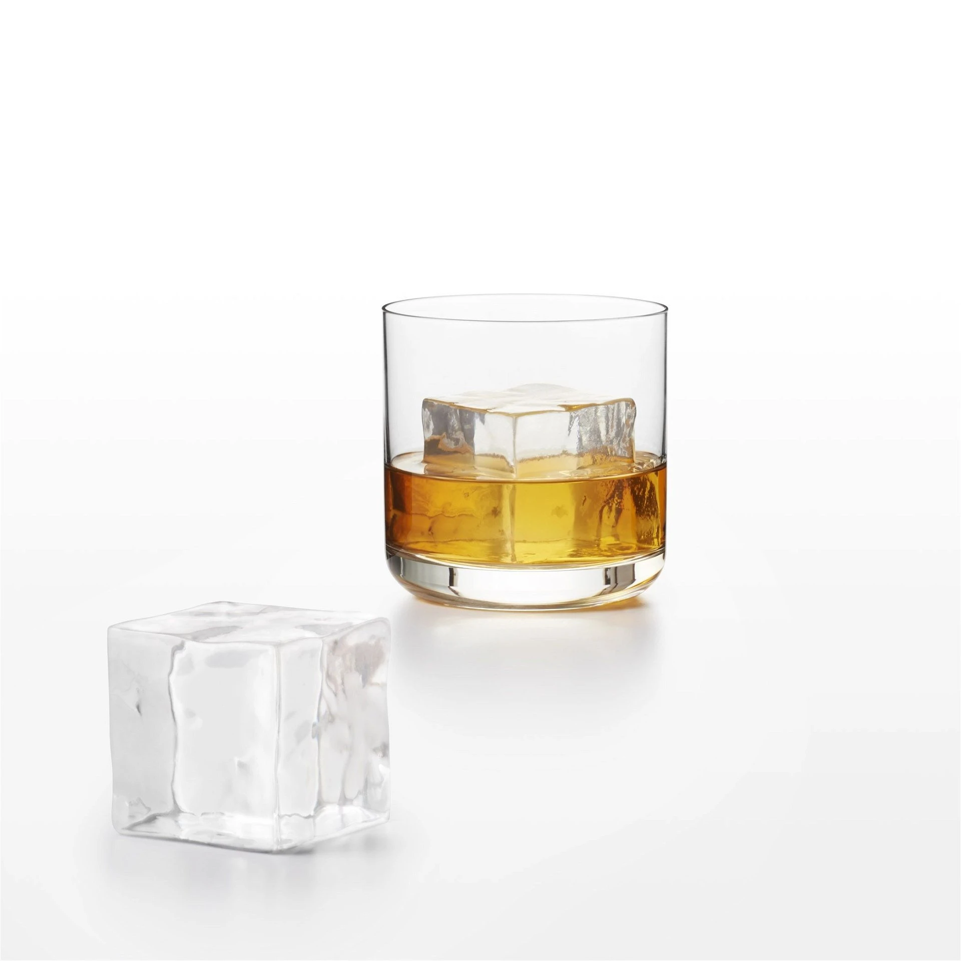 OXO Good Grips Covered Ice Cube Tray | Large Cubes - Image 5