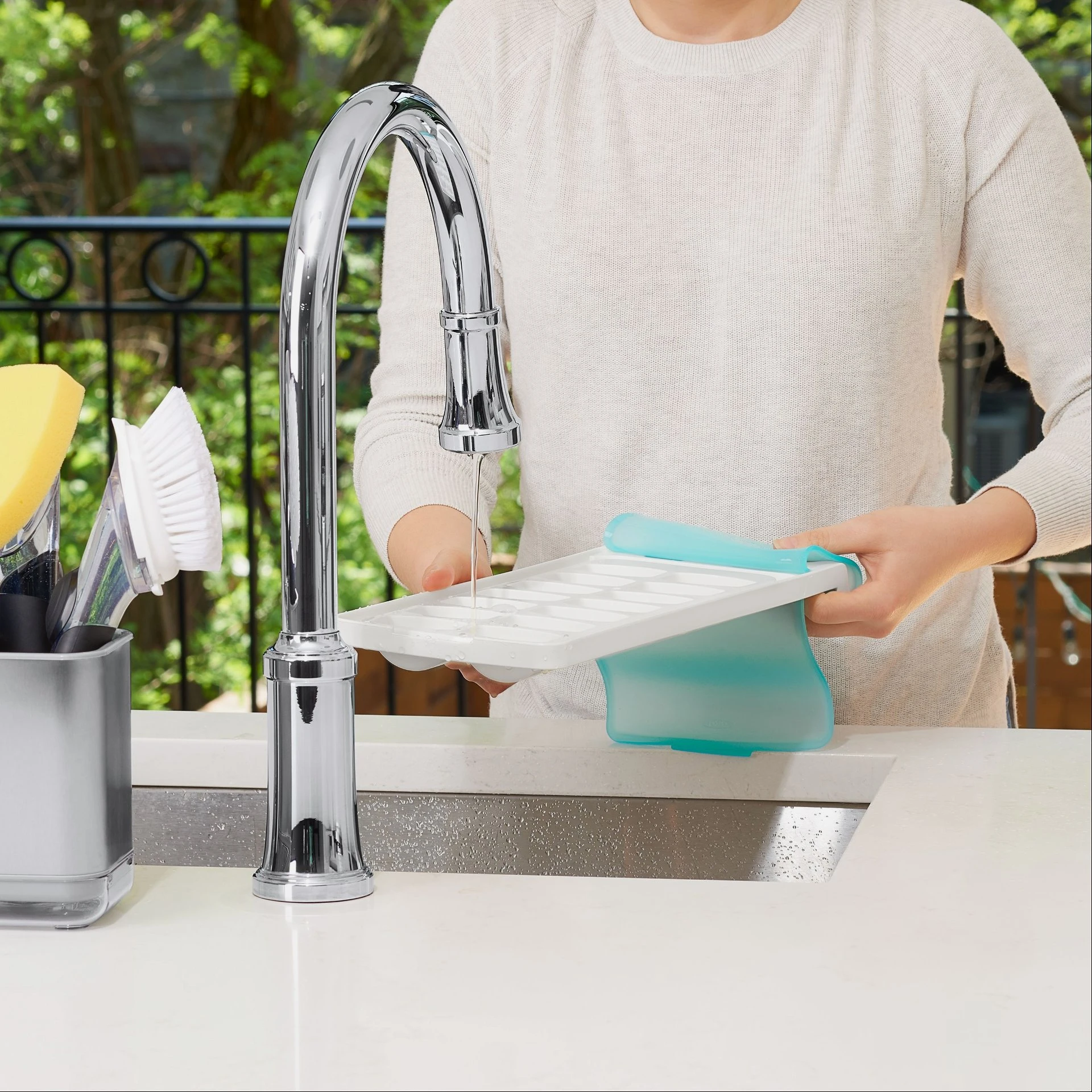 OXO Good Grips No-Spill Ice Cube Tray - Image 6