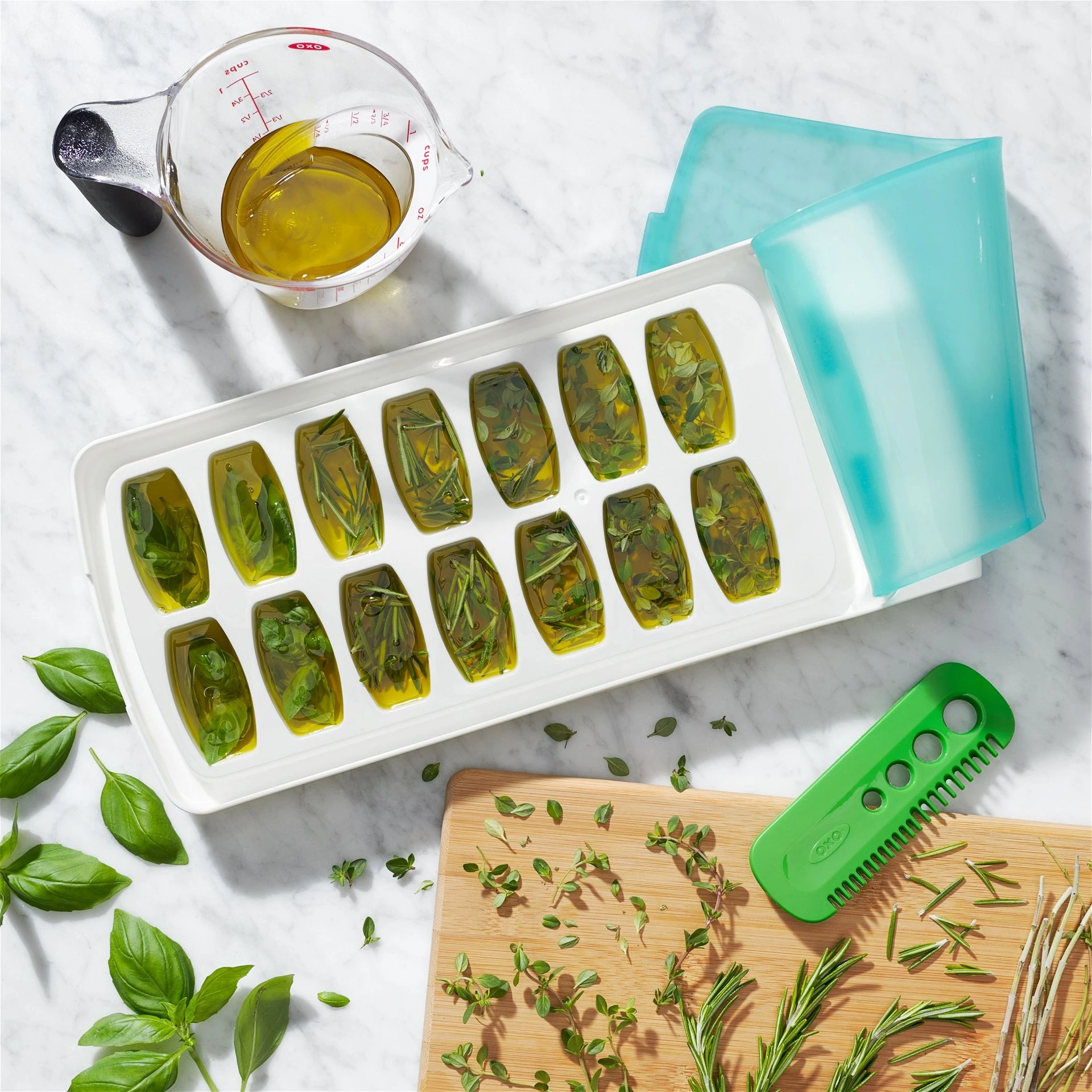 OXO Good Grips No-Spill Ice Cube Tray - Image 8