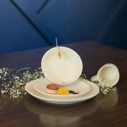 Everything Kitchens Modern Colorful Neutrals - Rippled 16-Piece Dinnerware Set - Matte | Beige