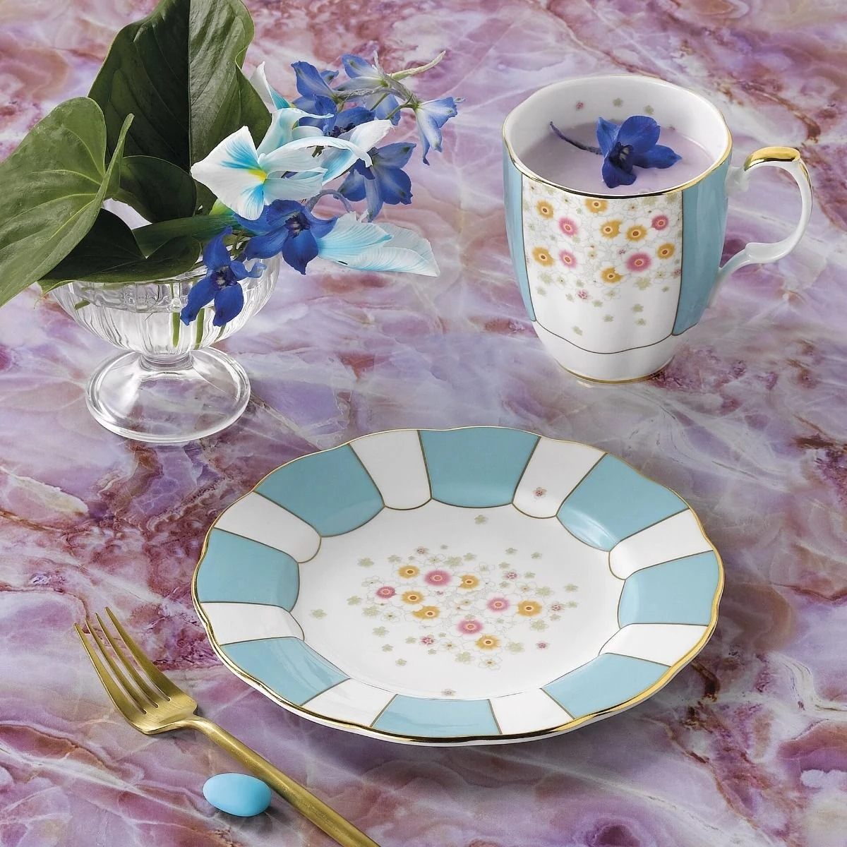 Royal Albert 100 Years 1900-1940 14.1oz Mug Set | 5-Piece - Image 8