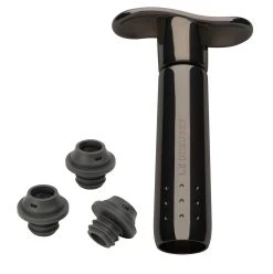 Le Creuset Wine Pump + 3 Stoppers | Black