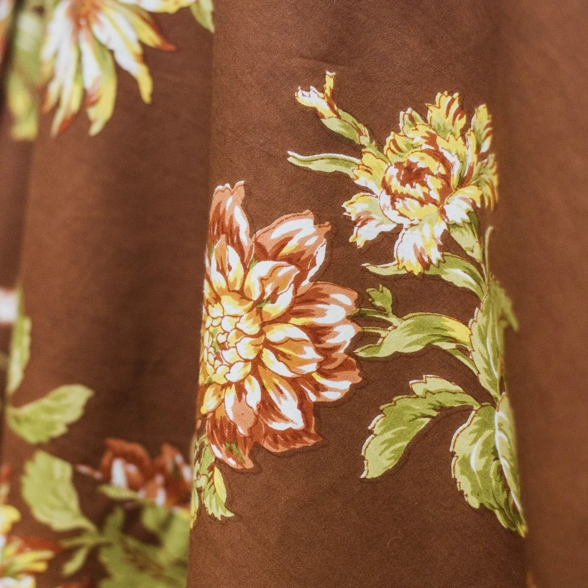 April Cornell 60" X 90" Dahlia Days Dining Tablecloth | Café - Image 2