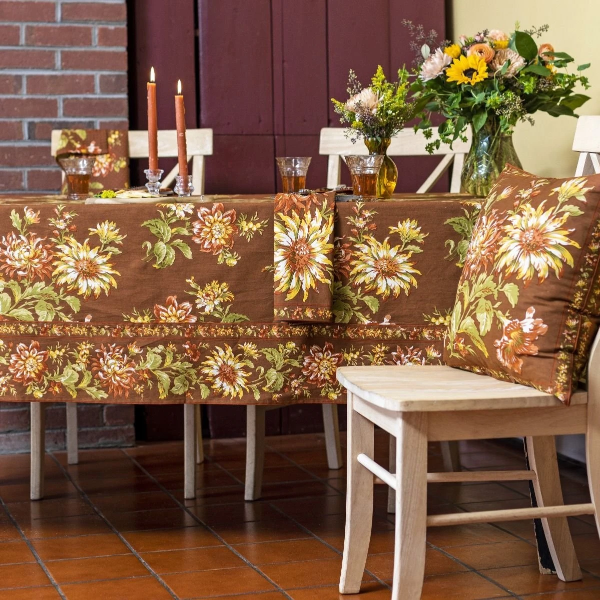 April Cornell 60" X 90" Dahlia Days Dining Tablecloth | Café - Image 3
