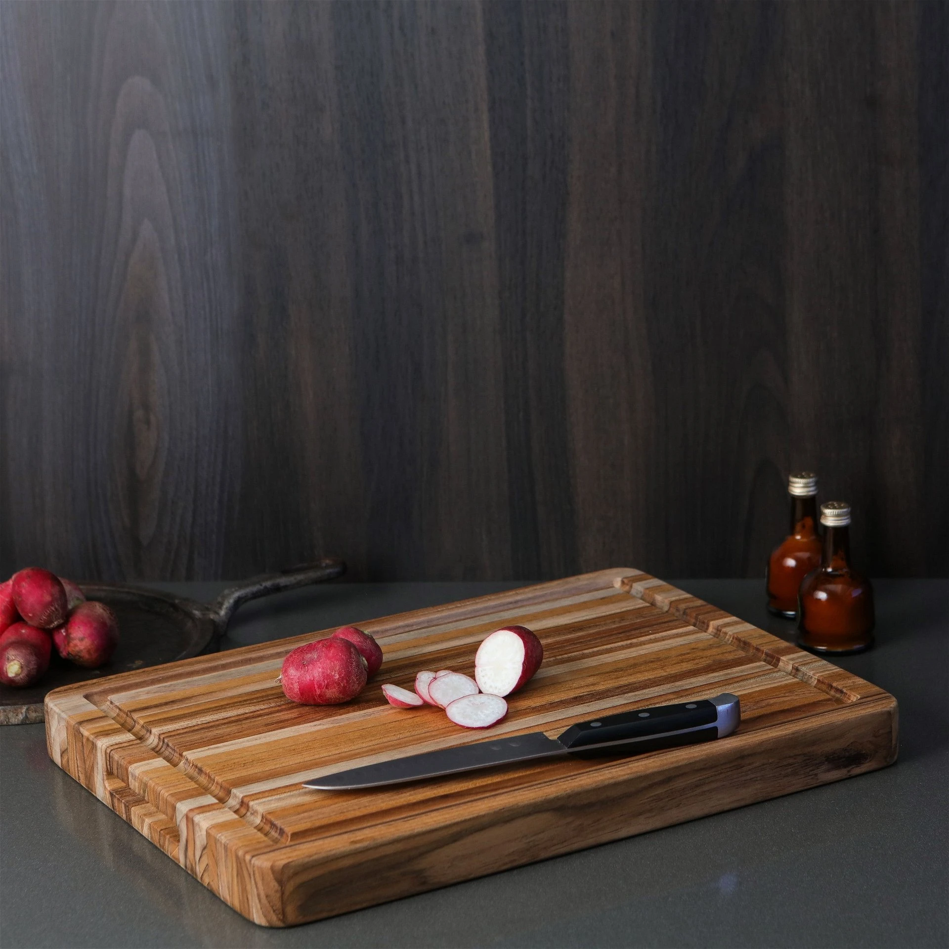 TeakHaus Edge Grain Cutting/Serving Board W/Hand Grip + Juice Canal (Rectangle) | 16" X 12" X 1.5" - Image 2